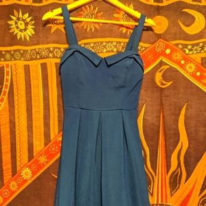 Sapphire Vintage-Style Sweetheart Dress